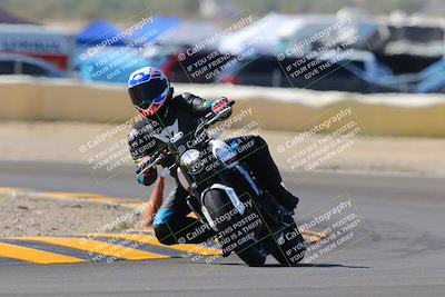 media/Oct-09-2022-SoCal Trackdays (Sun) [[95640aeeb6]]/Turn 2 (1110am)/